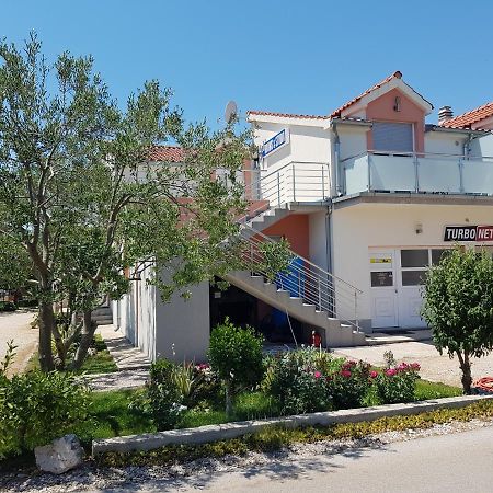 Gabi Rooms & Studio Apartment Lozovac Dış mekan fotoğraf